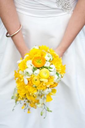 Buttercup-wedding-bouquet