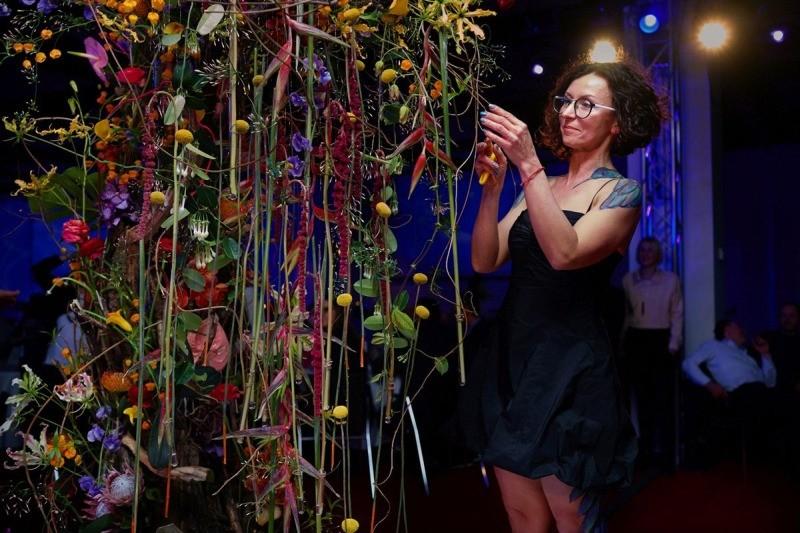 Duża forma florystyczna Gretaflowers