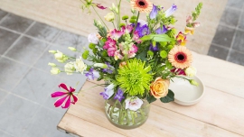 Przedłużanie trwałości kwiatów ciętych. Czy domowe metody są skuteczne?