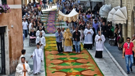 Infiorata, czyli kwiatowe Boże Ciało we Włoszech