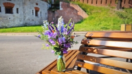 Międzynarodowy Dzień Samotnego Bukietu: Odkryj radość dzielenia się kwiatami!