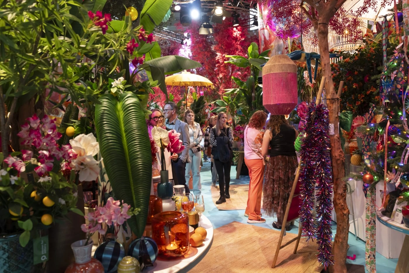 Decoration Unlimited: Tropical Bounty